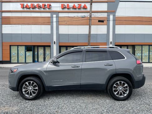 Used 2020 Jeep Cherokee Latitude Plus w/ Cold Weather Group AWD/4WD image 11
