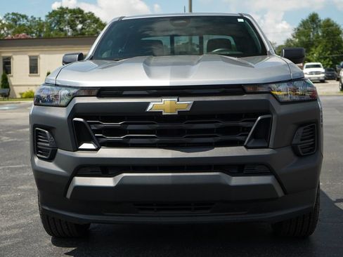 Used 2025 Chevrolet Colorado W/T RWD image 17