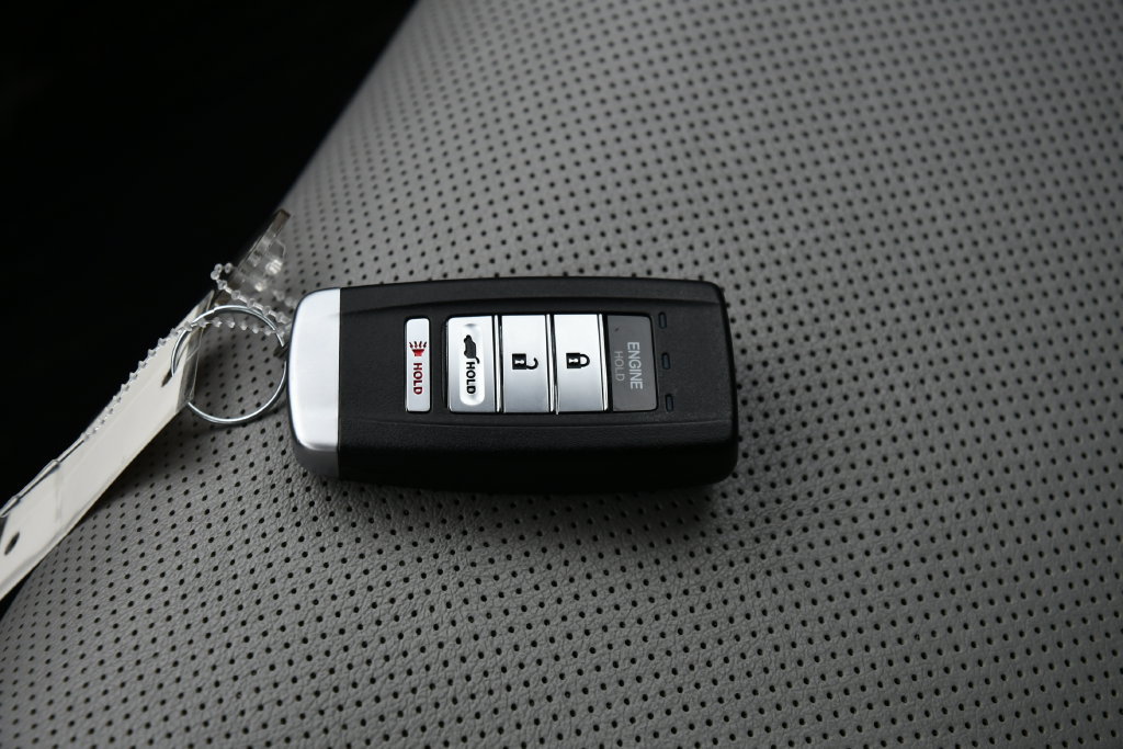 Used 2020 Acura MDX w/ Technology Package AWD/4WD image 15