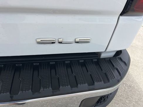 Used 2024 GMC Sierra 1500 SLE image 9