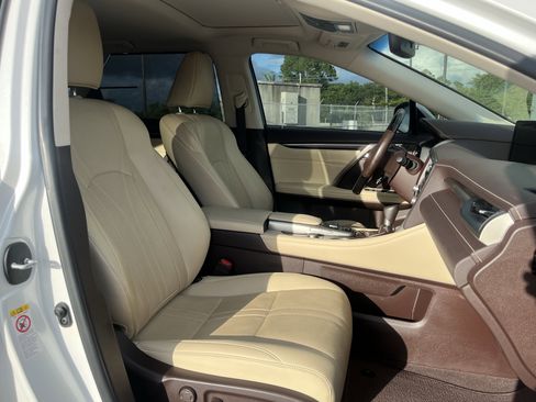 Used 2019 Lexus RX 350L Luxury w/ Accessory Package FWD image 30