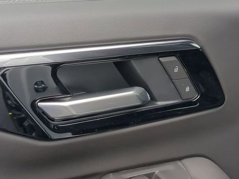 New 2026 Chevrolet Suburban LS image 36