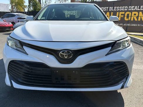 Used 2019 Toyota Camry LE FWD image 10