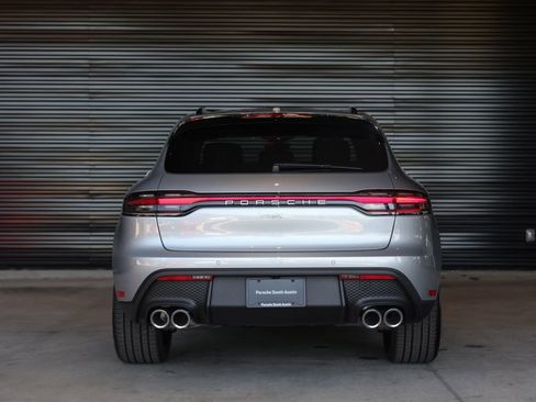 Certified 2025 Porsche Macan AWD/4WD image 6