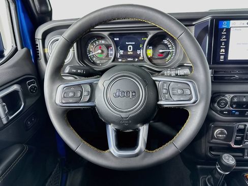 Used 2024 Jeep Wrangler Unlimited Sahara AWD/4WD image 19