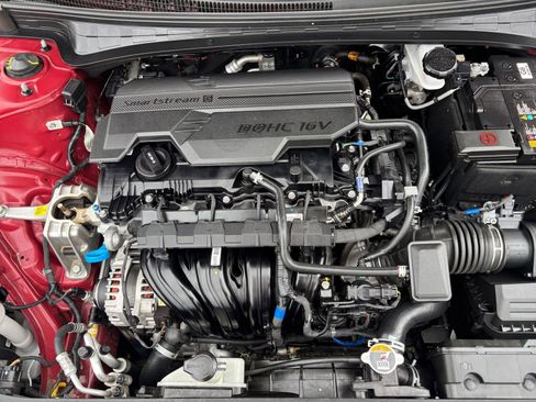 Used 2025 Hyundai Elantra SEL FWD image 30