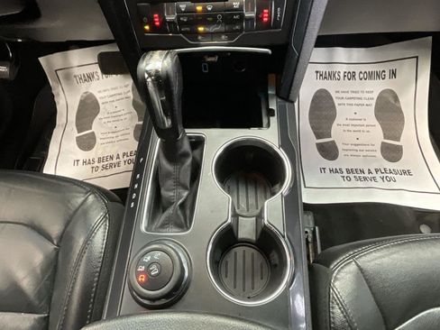 Used 2017 Ford Explorer XLT w/ Equipment Group 202A image 43