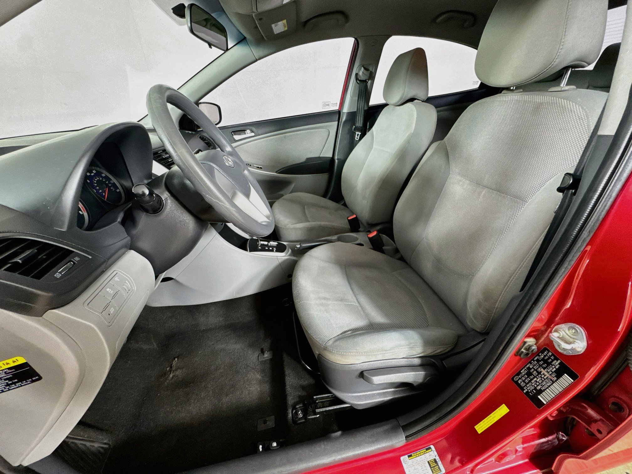 Used 2014 Hyundai Accent GLS FWD image 12