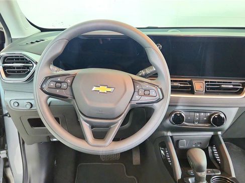 Used 2024 Chevrolet TrailBlazer LS image 33