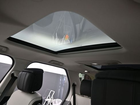 New 2025 Land Rover Discovery Dynamic SE AWD/4WD image 29