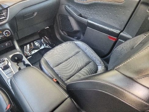 Used 2020 Ford Escape Titanium FWD image 15