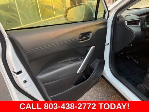 Used 2024 Toyota Corolla Cross LE image 5