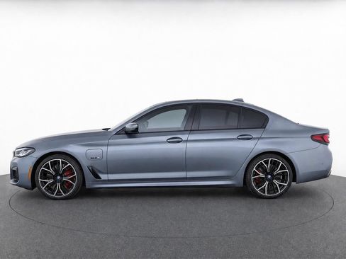 Used 2022 BMW 530e w/ Executive Package RWD image 6