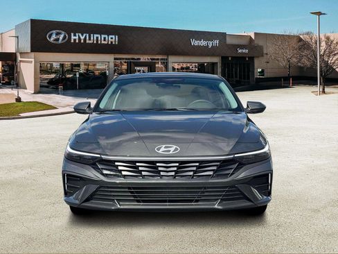 New 2026 Hyundai Elantra SE image 12