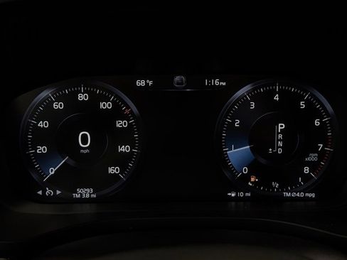 Used 2021 Volvo XC60 T6 Momentum image 16