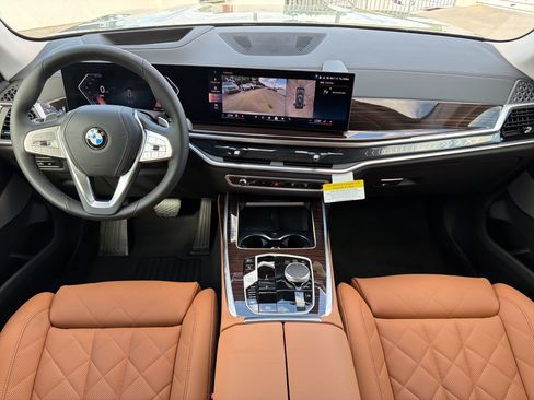 Used 2027 BMW X7 xDrive40i w/ Premium Package AWD/4WD image 15