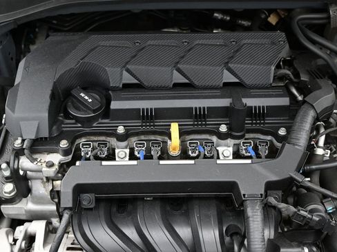 Used 2023 Hyundai Venue SEL image 39