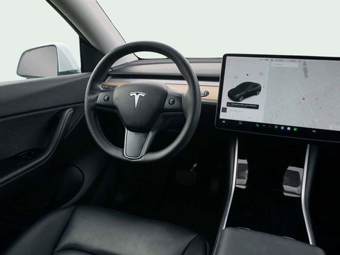 Used 2021 Tesla Model Y Long Range image 22