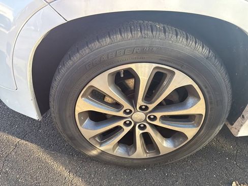 Used 2015 Kia Sorento SX image 7