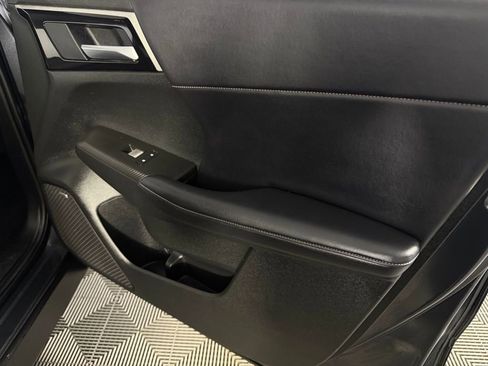 Used 2025 Mitsubishi Outlander SE AWD/4WD image 36