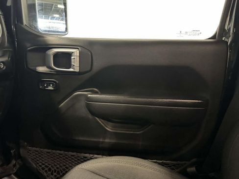 Used 2022 Jeep Wrangler Unlimited Sport image 30