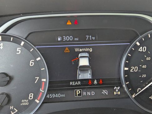 Used 2023 Nissan Frontier SV image 29