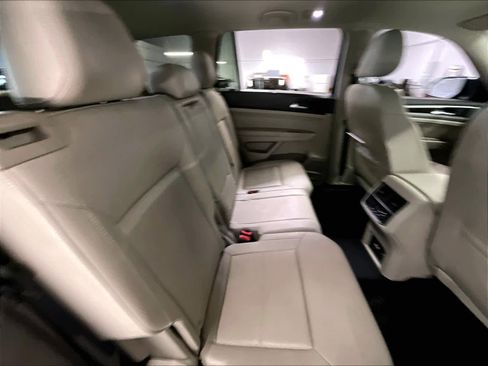 Used 2022 Volkswagen Atlas SE image 32