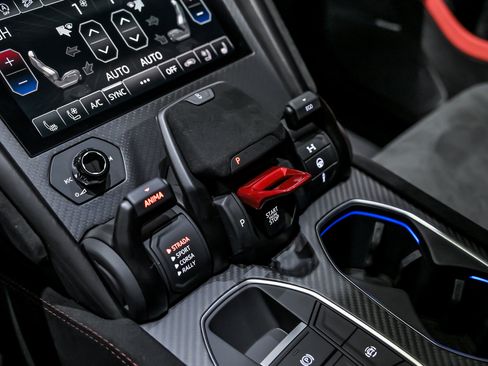 Used 2023 Lamborghini Urus Performante image 39