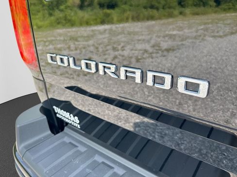 Used 2022 Chevrolet Colorado LT w/ LT Convenience Package AWD/4WD image 35