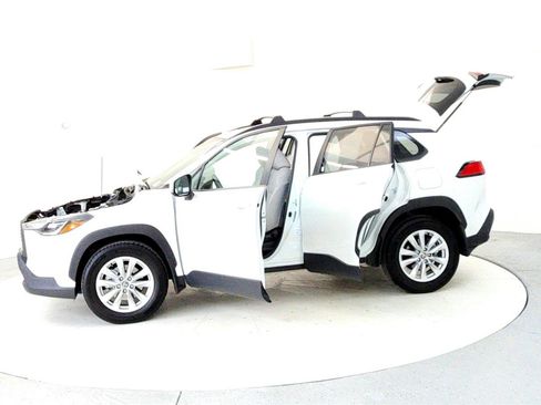 Certified 2023 Toyota Corolla Cross LE image 10