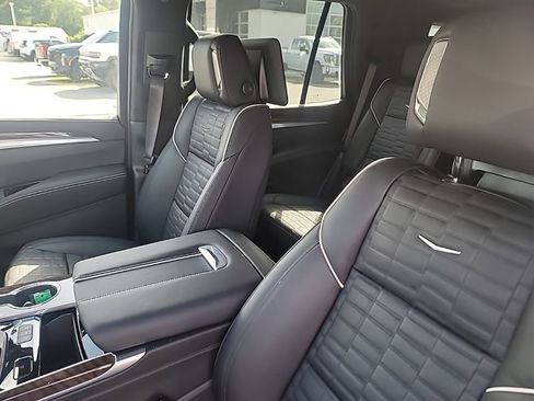 Certified 2026 Cadillac Escalade Platinum Sport w/ LPO, ONYX Package AWD/4WD image 8