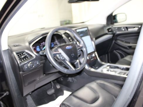 Used 2021 Ford Edge Titanium w/ Equipment Group 301A image 17