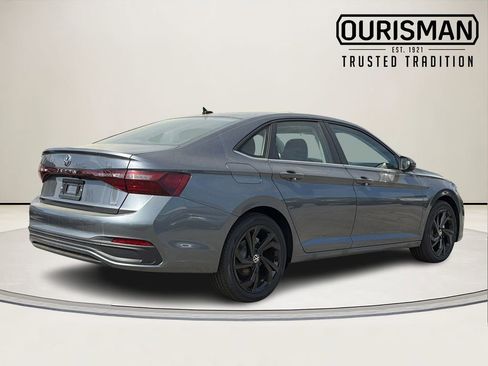 New 2026 Volkswagen Jetta SE FWD image 3