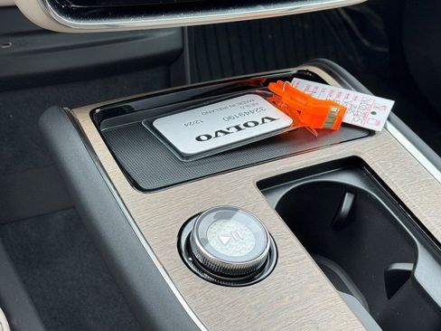 New 2025 Volvo EX90 Plus w/ Protection Package Premier image 22