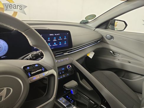 Used 2024 Hyundai Elantra SEL w/ Convenience Package FWD image 25