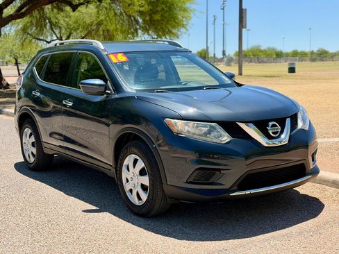 Used 2016 Nissan Rogue S w/ Appearance Package FWD image 7