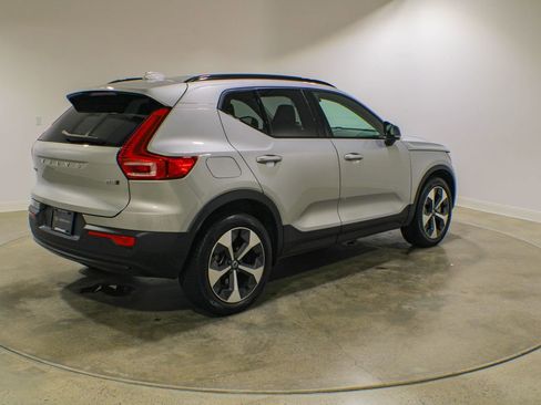 Used 2023 Volvo XC40 B5 Plus w/ Climate Package AWD/4WD image 5