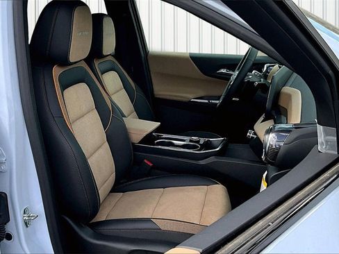 New 2026 Chevrolet Equinox ACTIV w/ Convenience Package III image 5