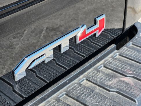 New 2026 GMC Sierra 1500 AT4 w/ AT4 Premium Package image 7