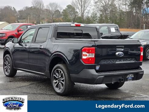 Used 2022 Ford Maverick Lariat image 2