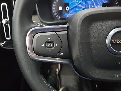 Used 2025 Volvo XC40 B5 Plus w/ Protection Package Premier AWD/4WD image 20