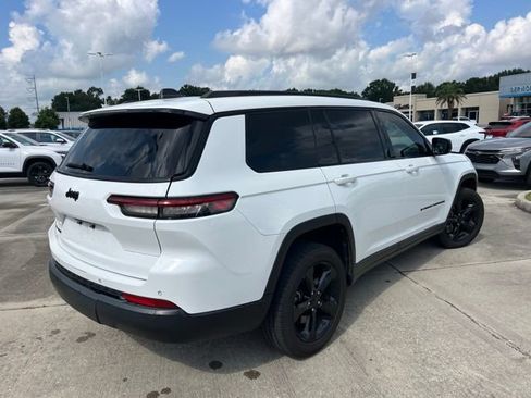 Used 2022 Jeep Grand Cherokee L Laredo AWD/4WD image 7