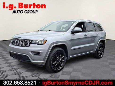 Used 2021 Jeep Grand Cherokee Laredo X AWD/4WD image 3