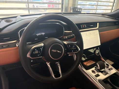 Used 2024 Jaguar XF R-Dynamic SE AWD/4WD image 11