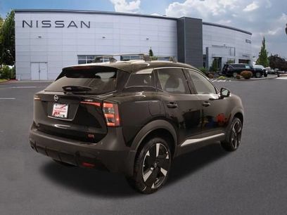New 2026 Nissan Kicks SR w/ Cold Weather Package
