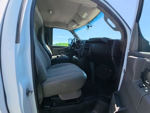 Used 2020 Chevrolet Express 3500 w/ Power Convenience Package RWD image 12