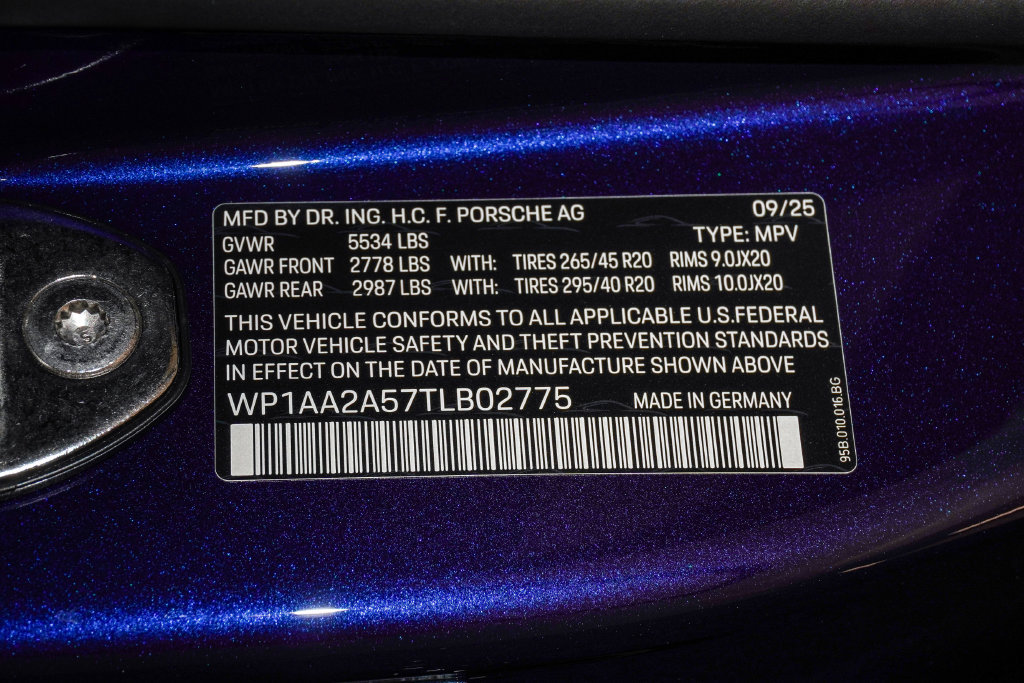 Certified 2026 Porsche Macan AWD/4WD image 30