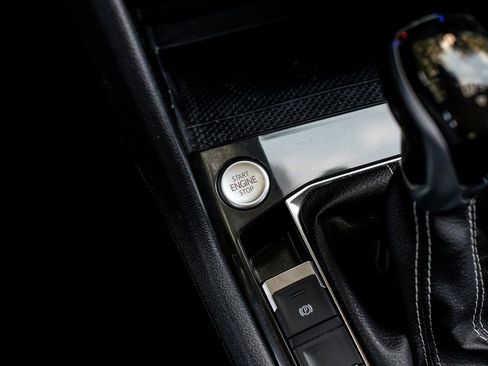 Used 2022 Volkswagen Tiguan SE image 29