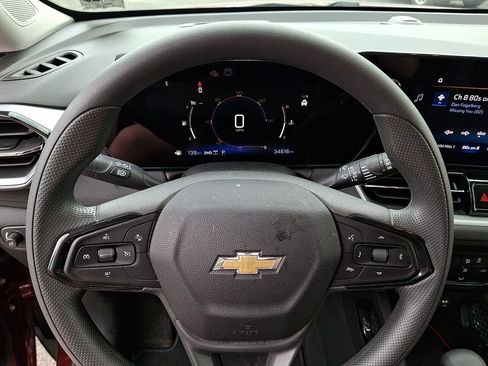 Used 2024 Chevrolet TrailBlazer LT w/ Driver Confidence Package AWD/4WD image 17