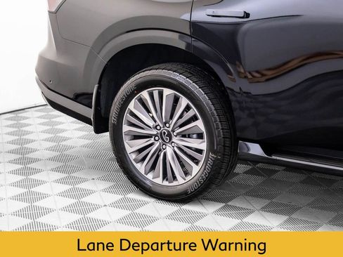 Certified 2026 INFINITI QX80 Luxe w/ Cargo Package AWD/4WD image 32